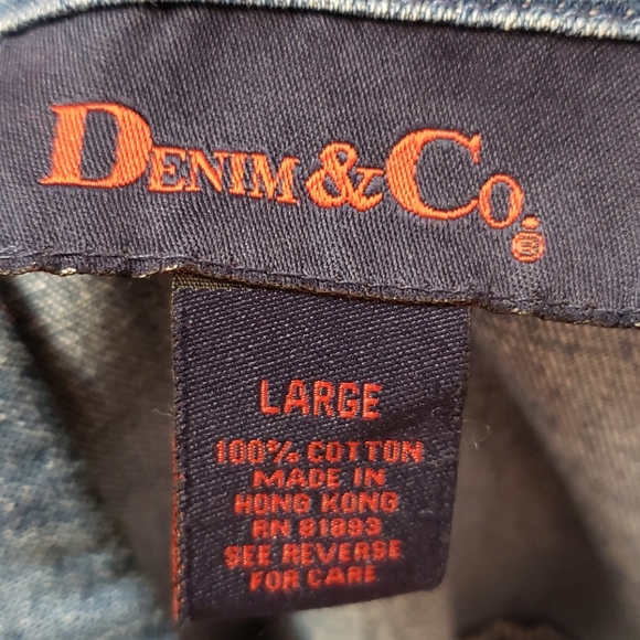 Women's Denim Button Down Shirt - Picture 3 of 4